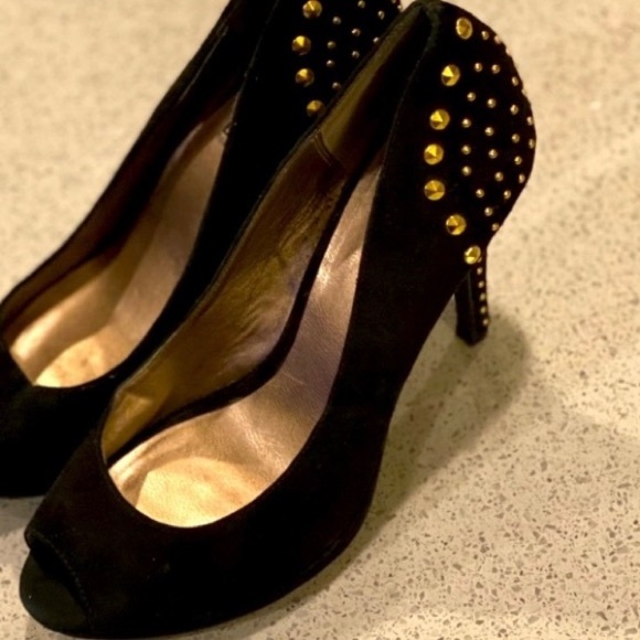 Black & Sexy Riveted Peep Toe Pumps - Picture 7 of 16